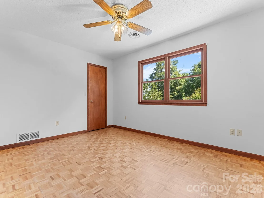 Photo of 220 Wingfield Way