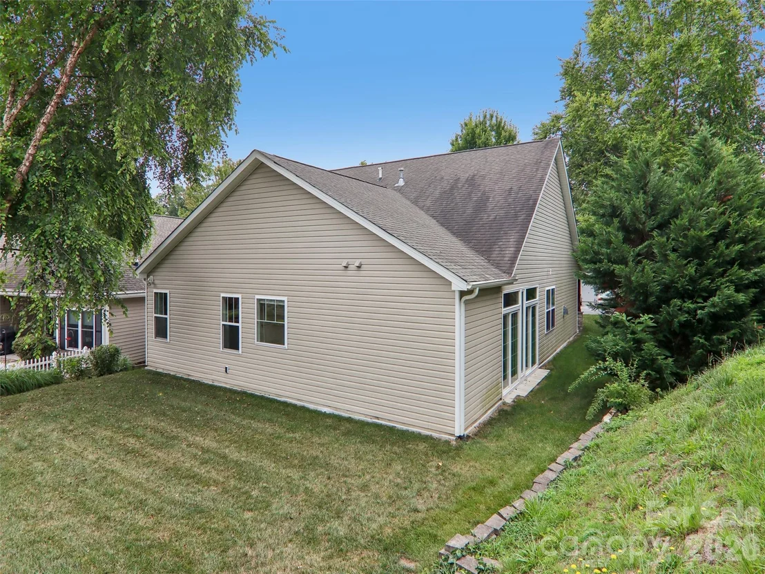 Photo of 11 Eagle Pointe Way