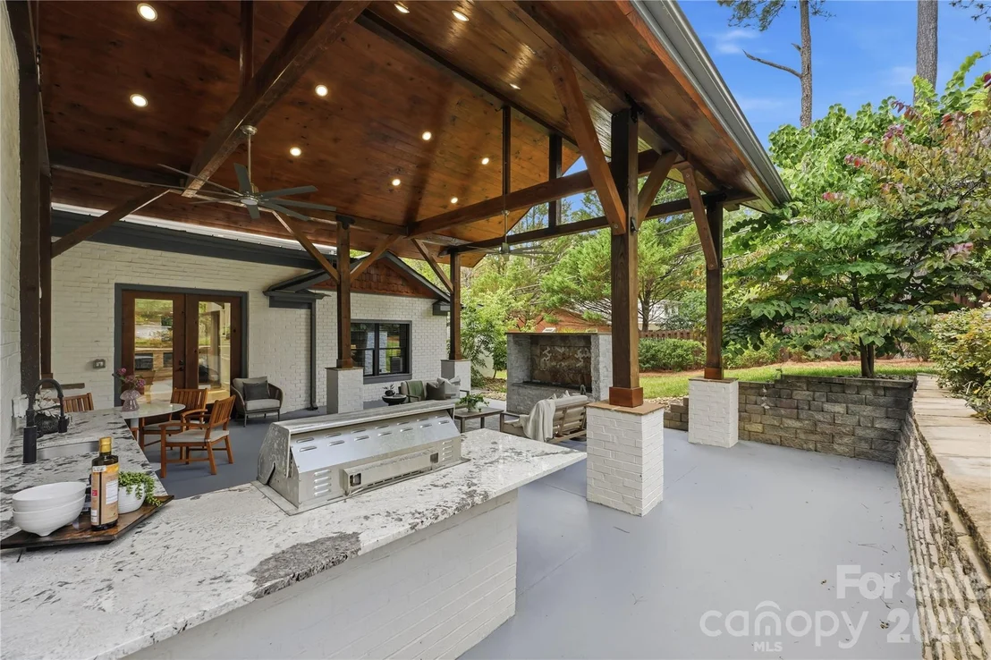 Photo of 2919 Colony Road