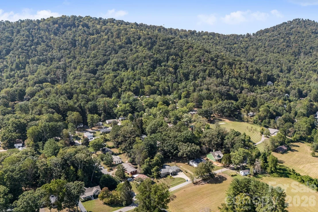 Photo of 5 W Maple Drive