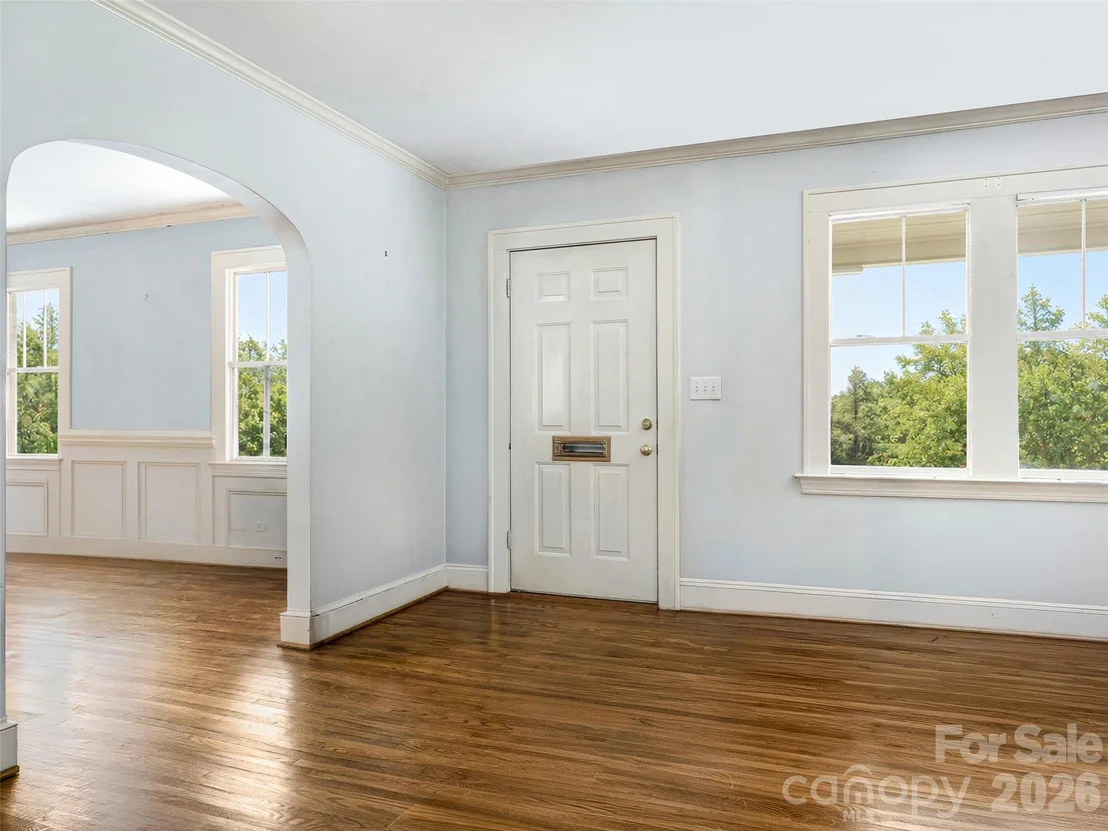 Photo of 646 Marsh Road