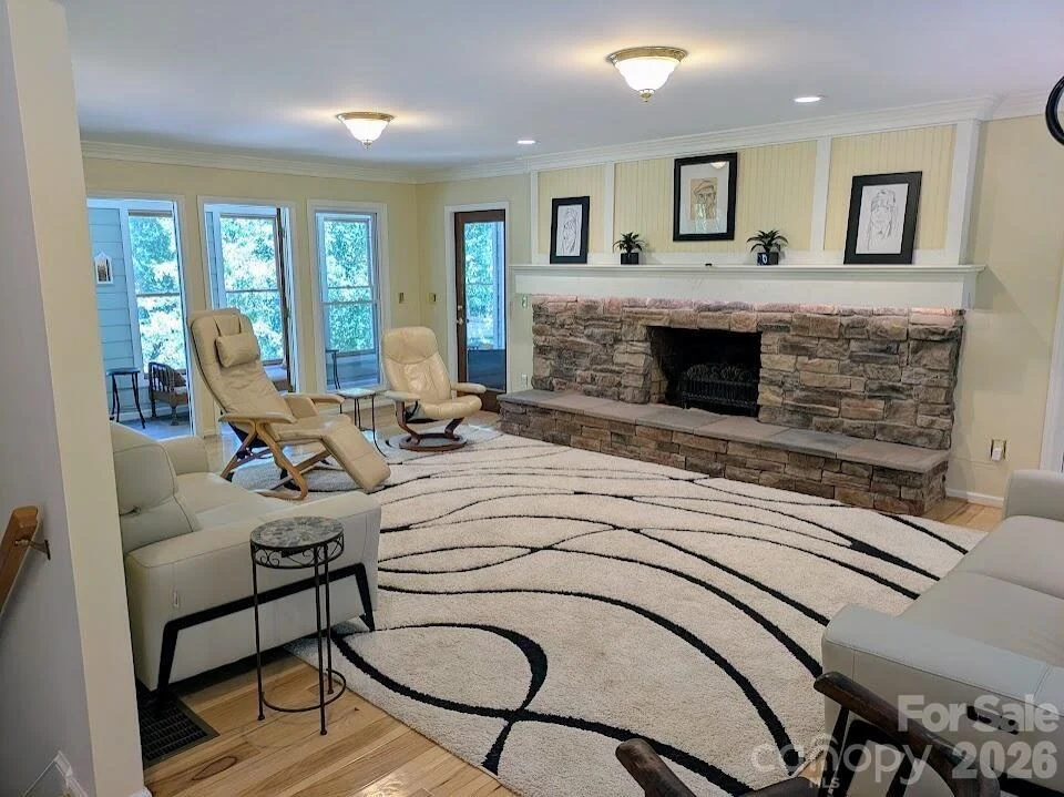 Photo of 675 Fox Run Lane