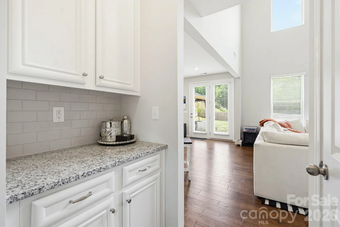 Photo of 840 Oak Manor Drive SE