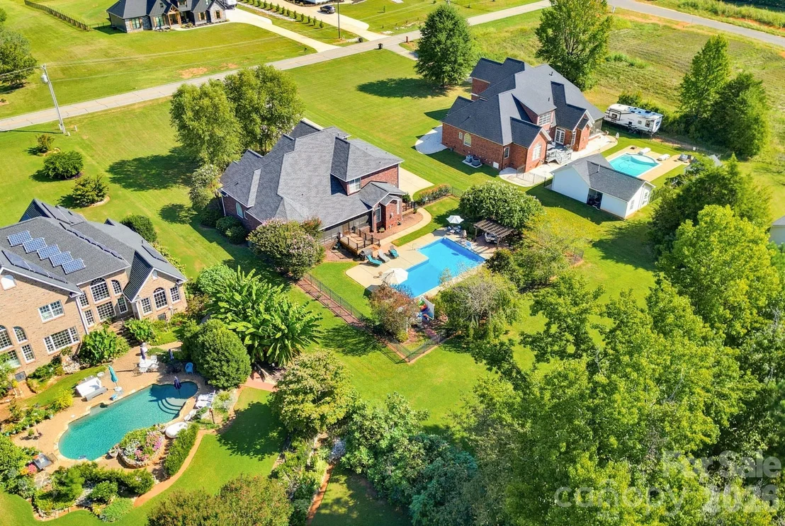 Photo of 1177 Springlake Road