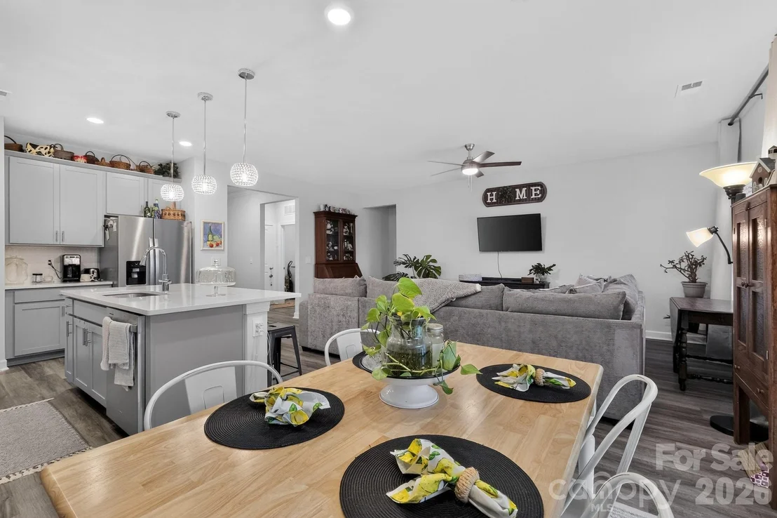 Photo of 1229 Morehead Drive