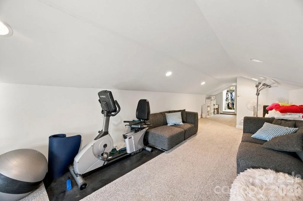 Photo of 720 Loretto Lane