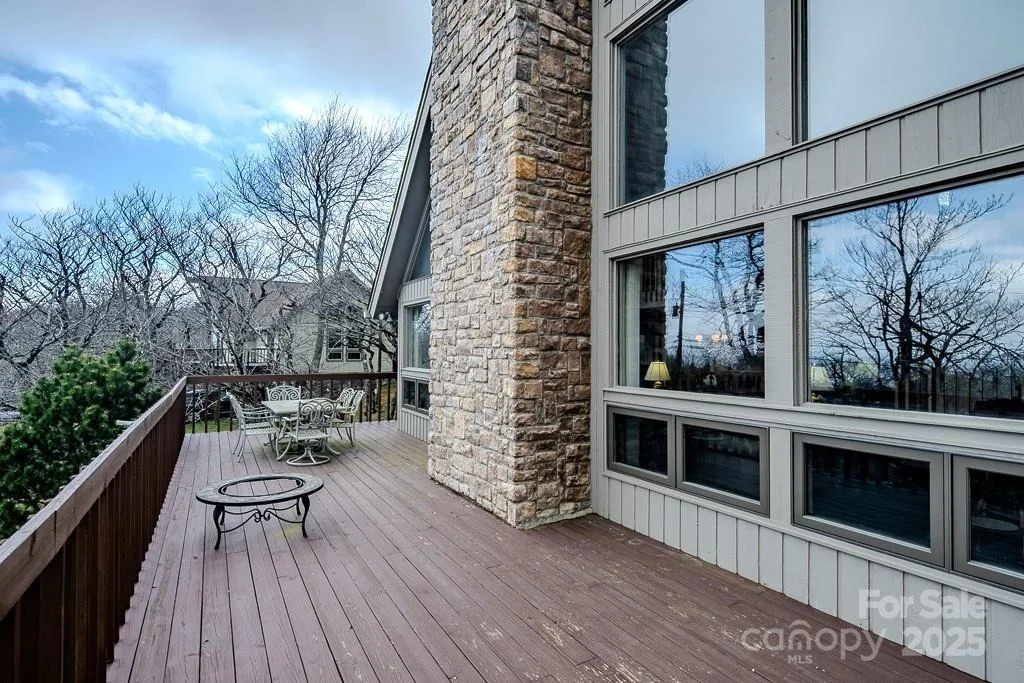 Photo of 130 Skiway Circle
