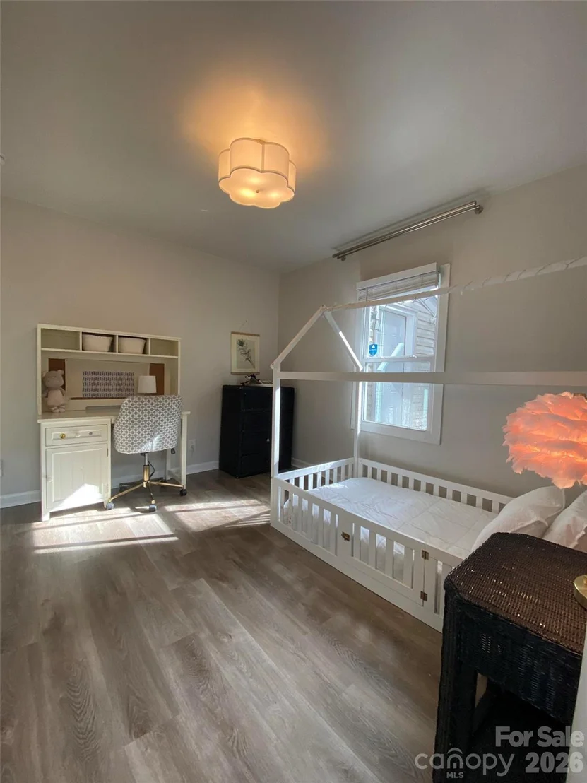 Photo of 2906 Rush Avenue