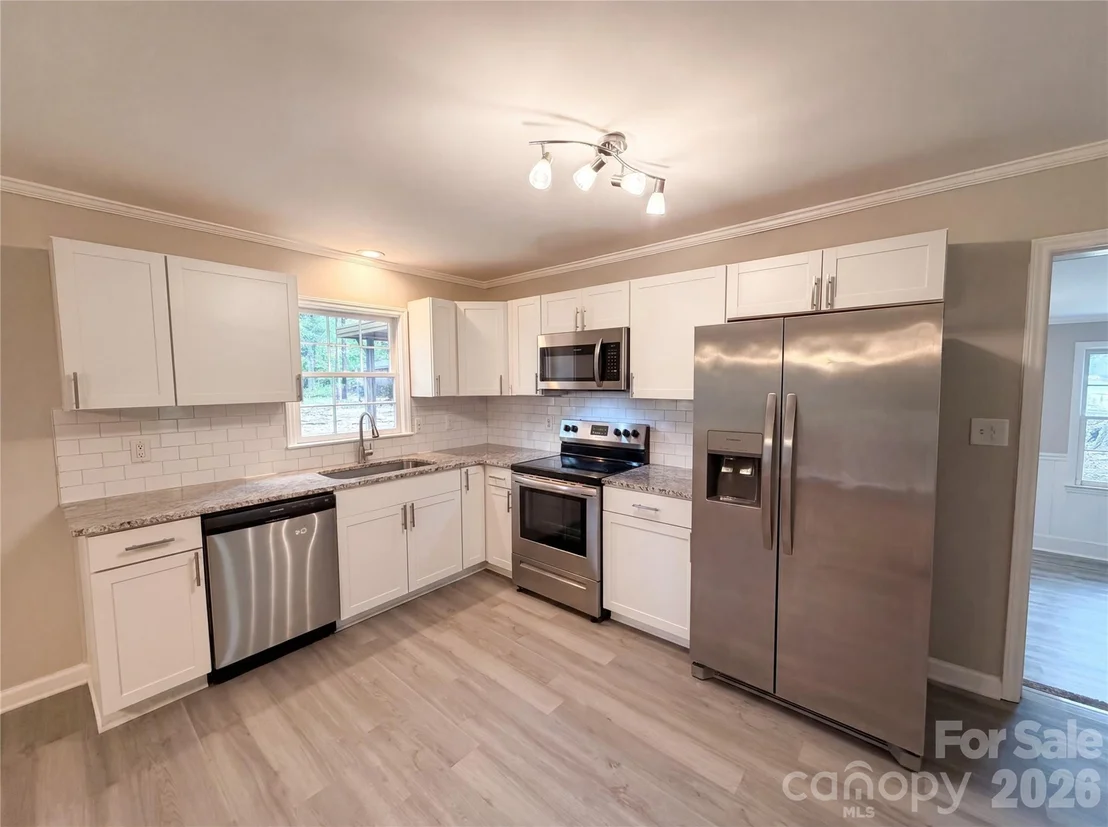 Photo of 141 Greenbriar Drive