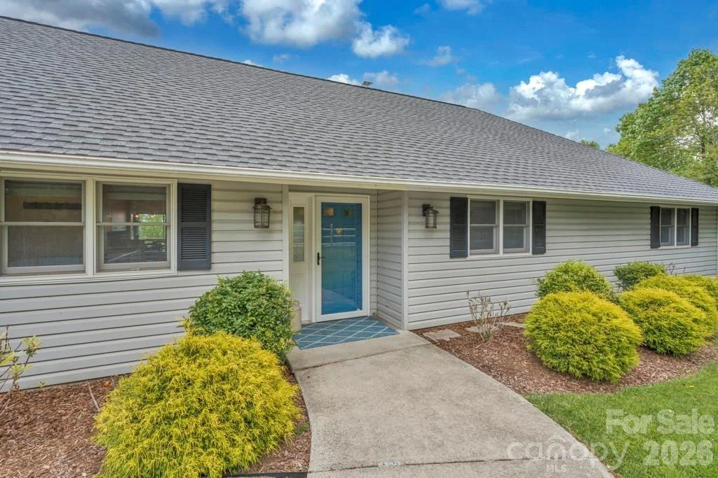 Photo of 784 Alpine Drive