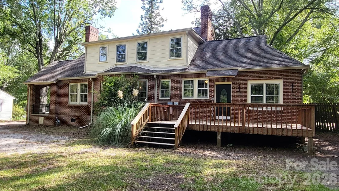 Photo of 504 Chesterfield Avenue