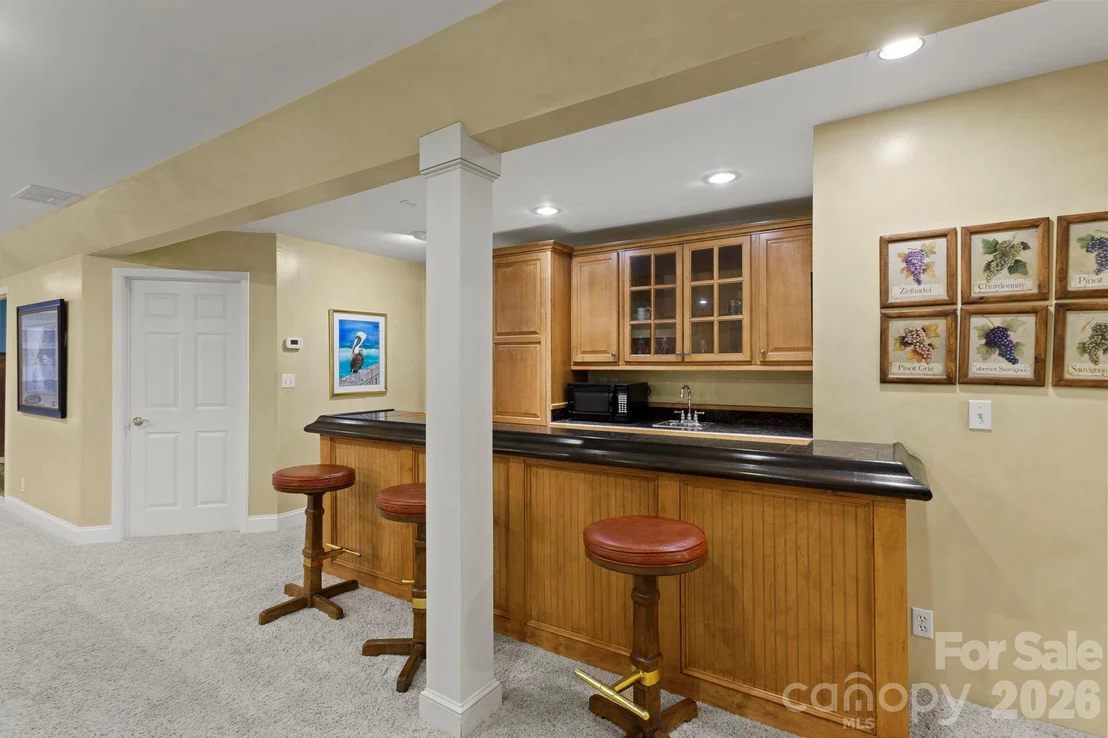 Photo of 324 Kenmure Drive