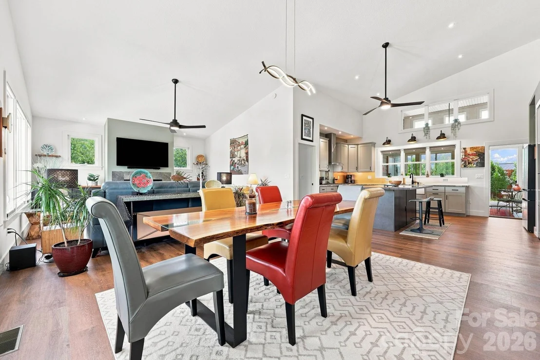 Photo of 112 Upper Grove Lane