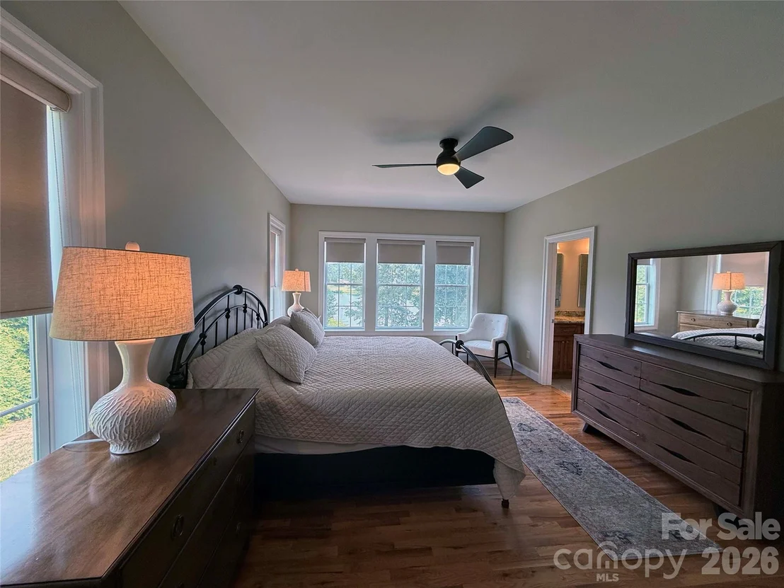 Photo of 490 Mapleton Lane