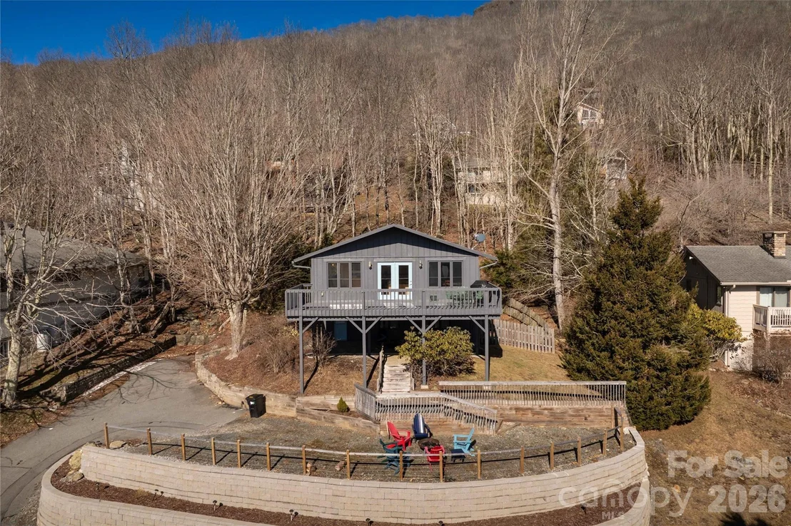Photo of 1628 Skyland Drive