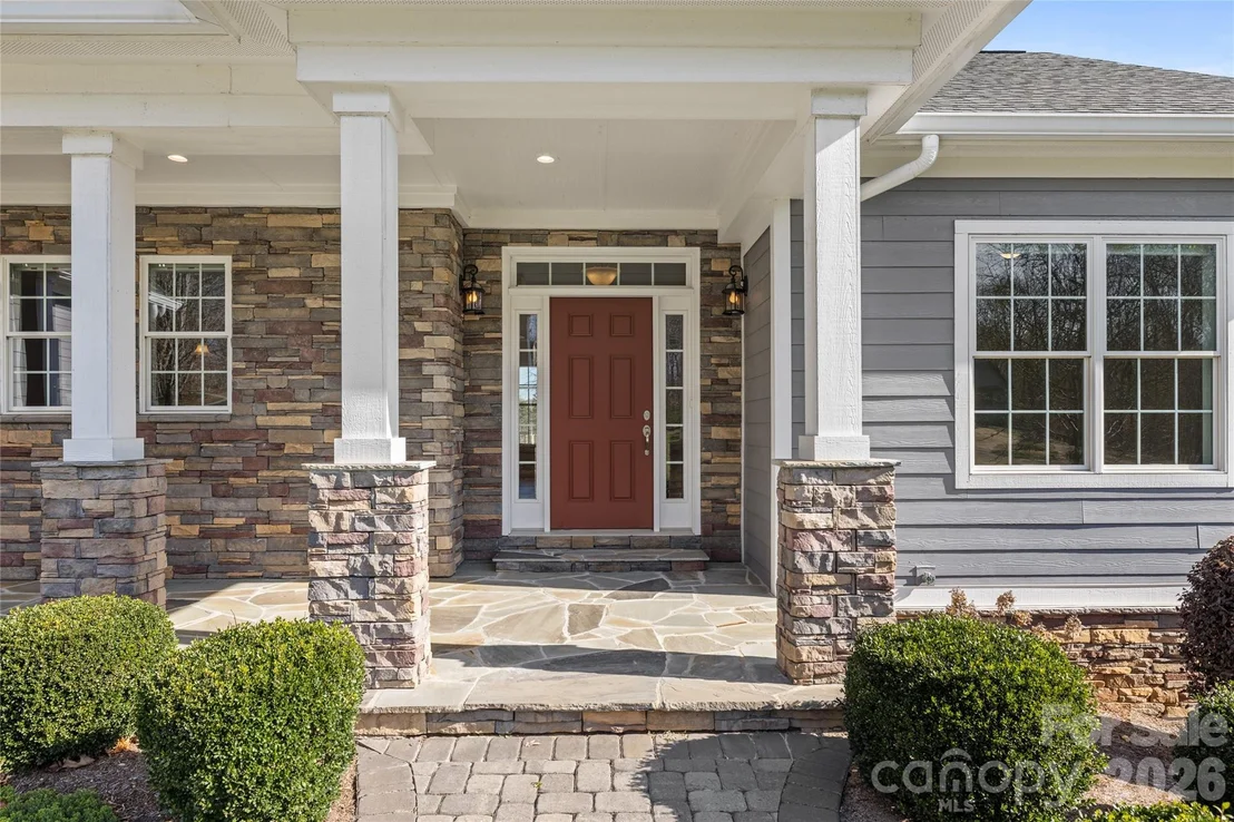 Photo of 490 Mapleton Lane