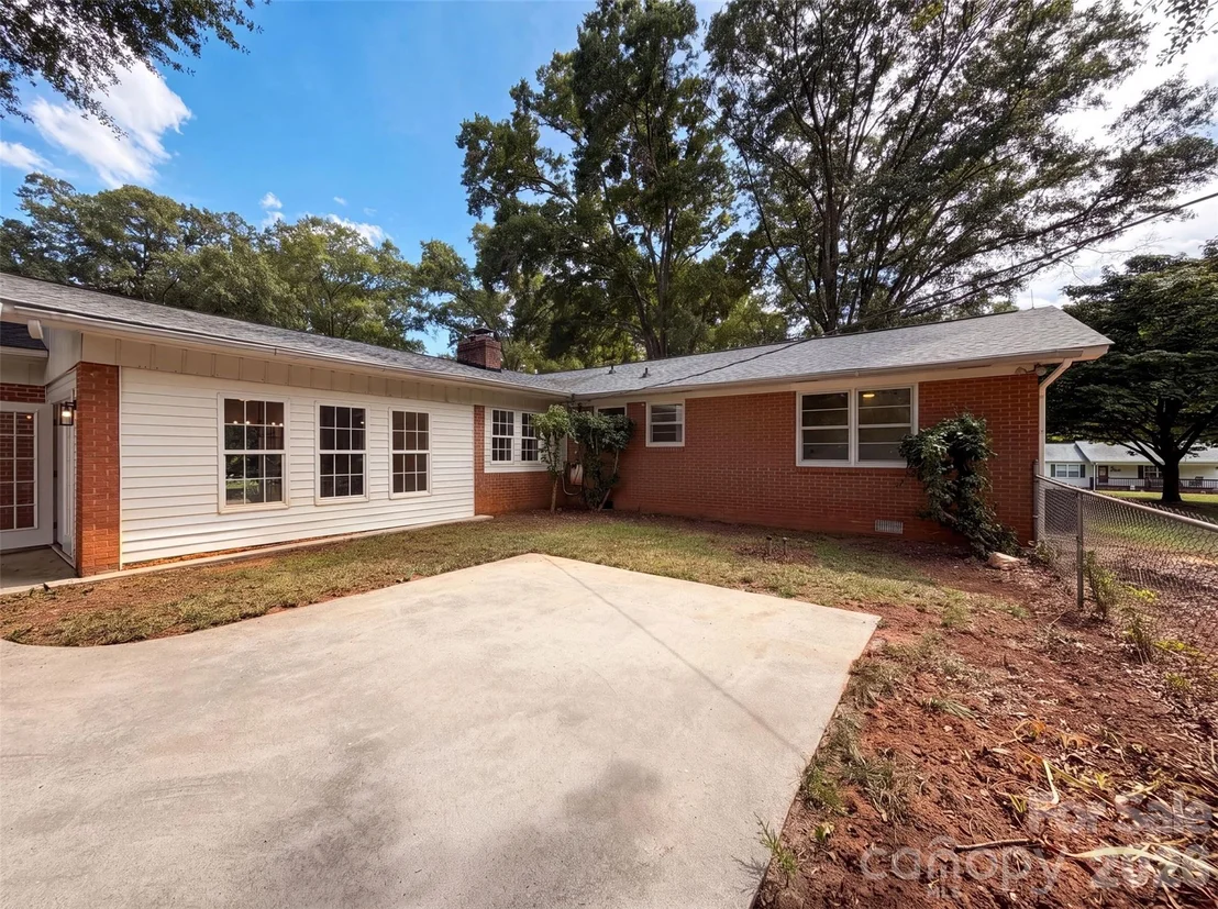 Photo of 1077 Allendale Circle