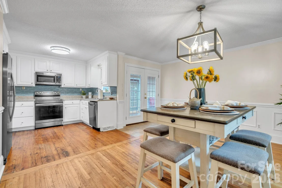 Photo of 103 Forest Avenue
