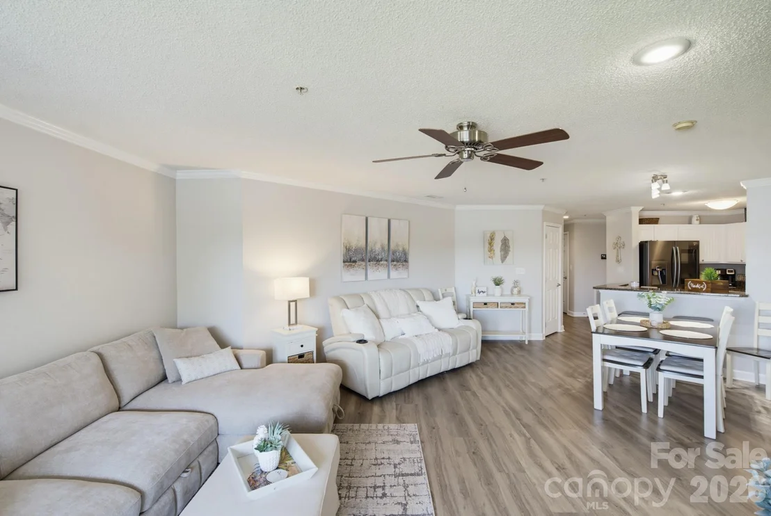Photo of 1338 Torrence Circle