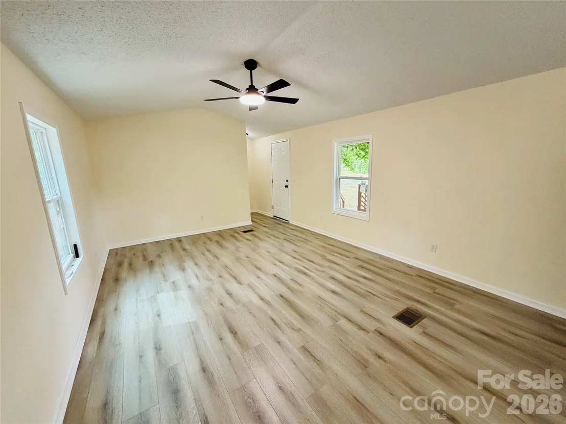 Photo of 329 Kyzer Road
