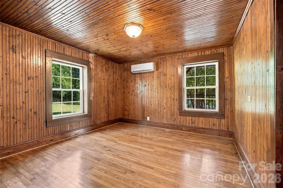 Photo of 114 Beacon Hill Road