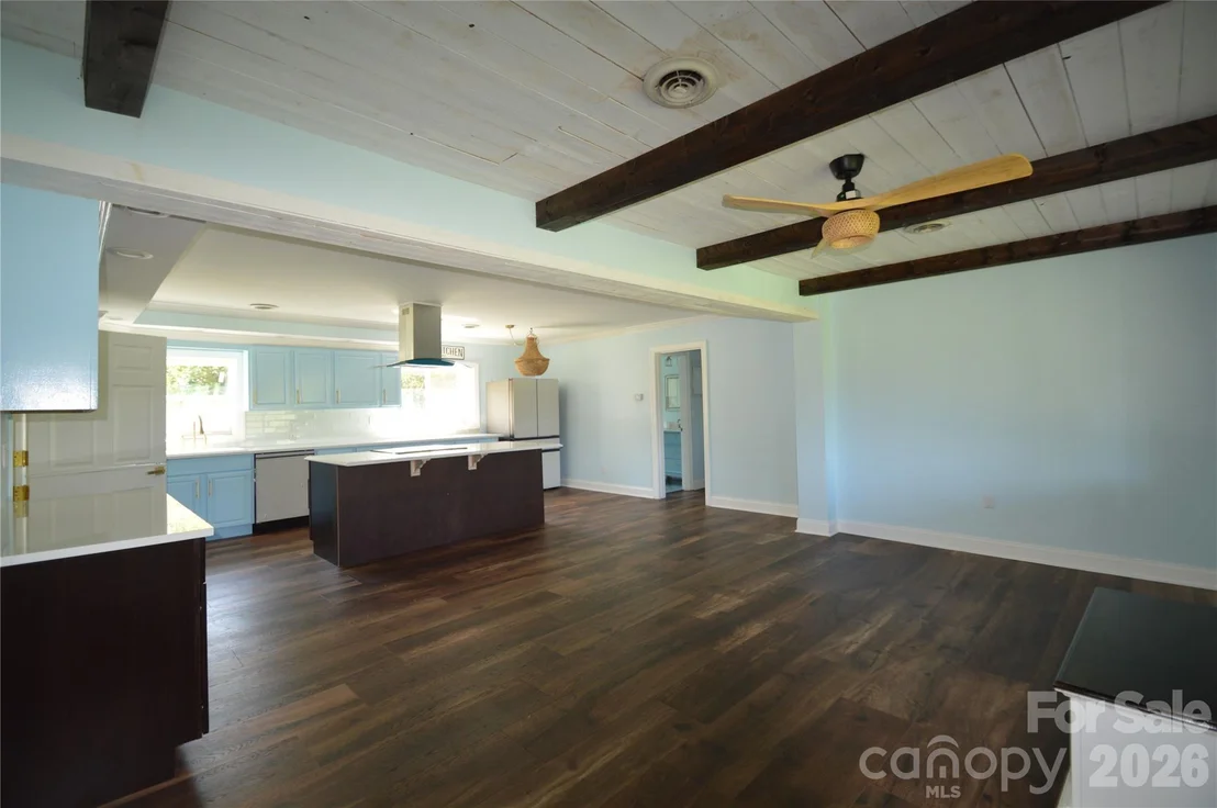 Photo of 1183 Sandy Plains Road