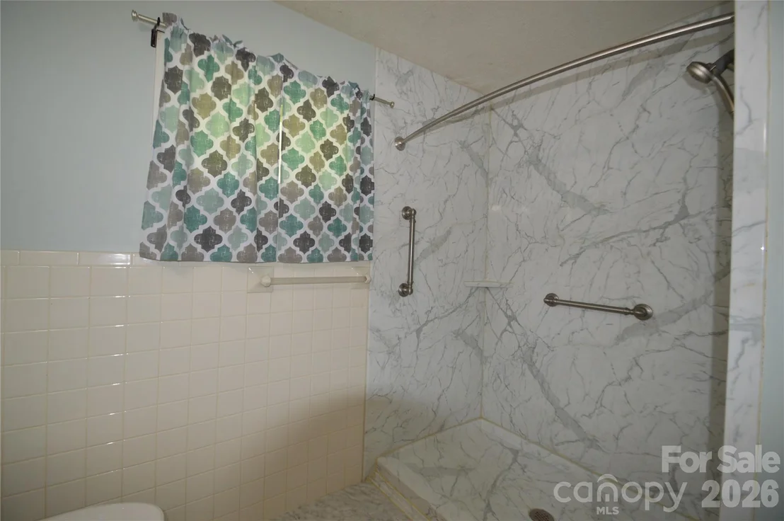 Photo of 184 Laurel Road