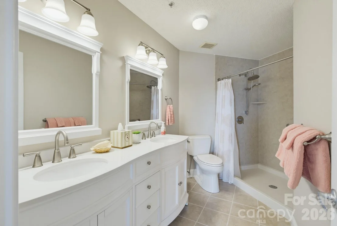 Photo of 1338 Torrence Circle