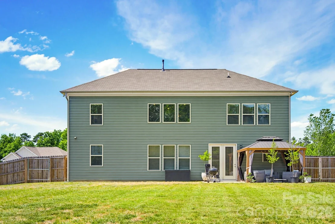 Photo of 840 Oak Manor Drive SE