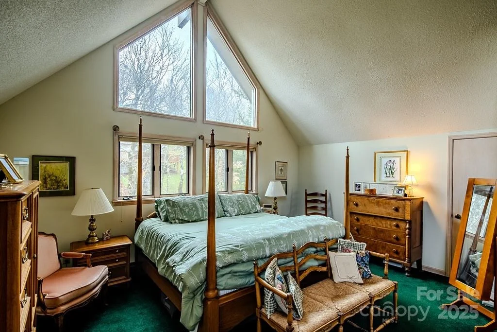 Photo of 130 Skiway Circle