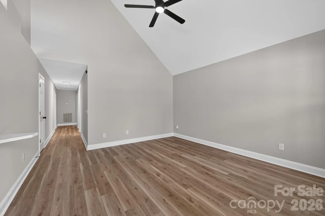 Photo of 1001 Loch Lomond Circle