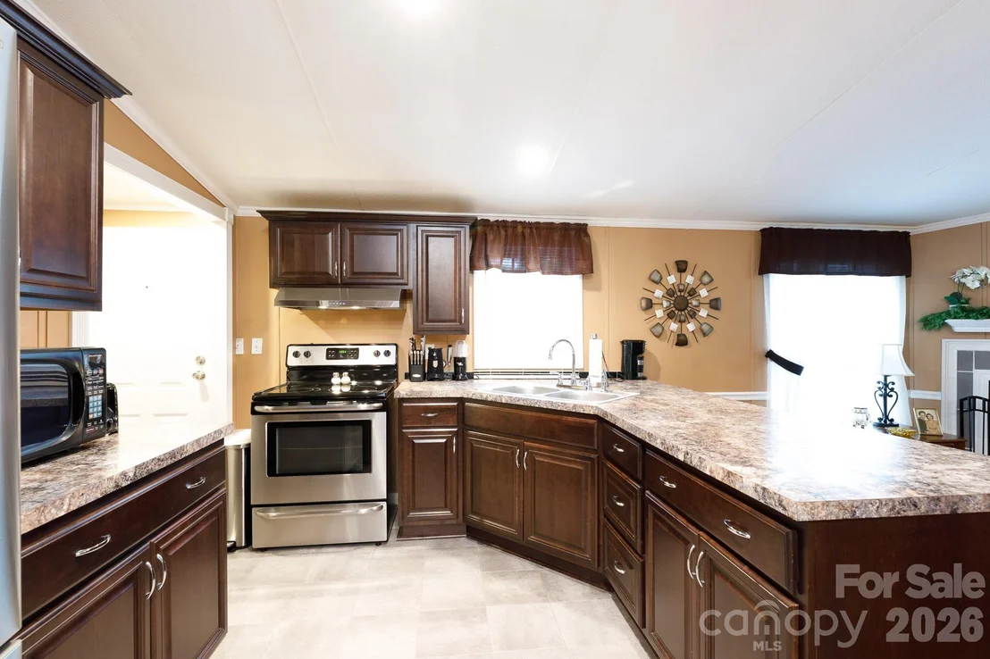 Photo of 652 Sutton Spring Road