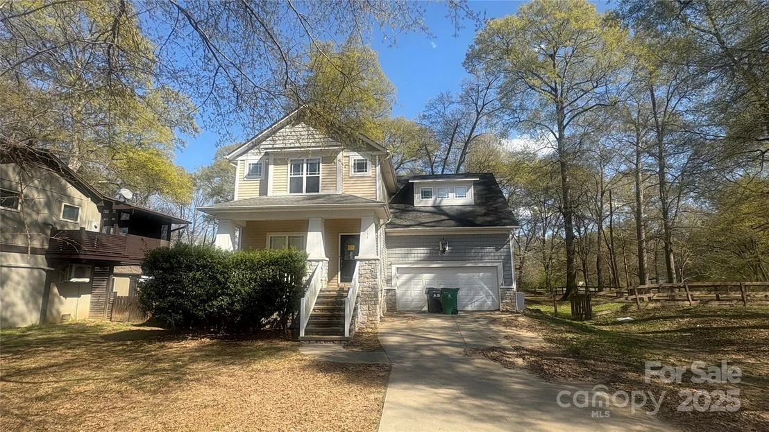Photo of 1134 Riverside Drive