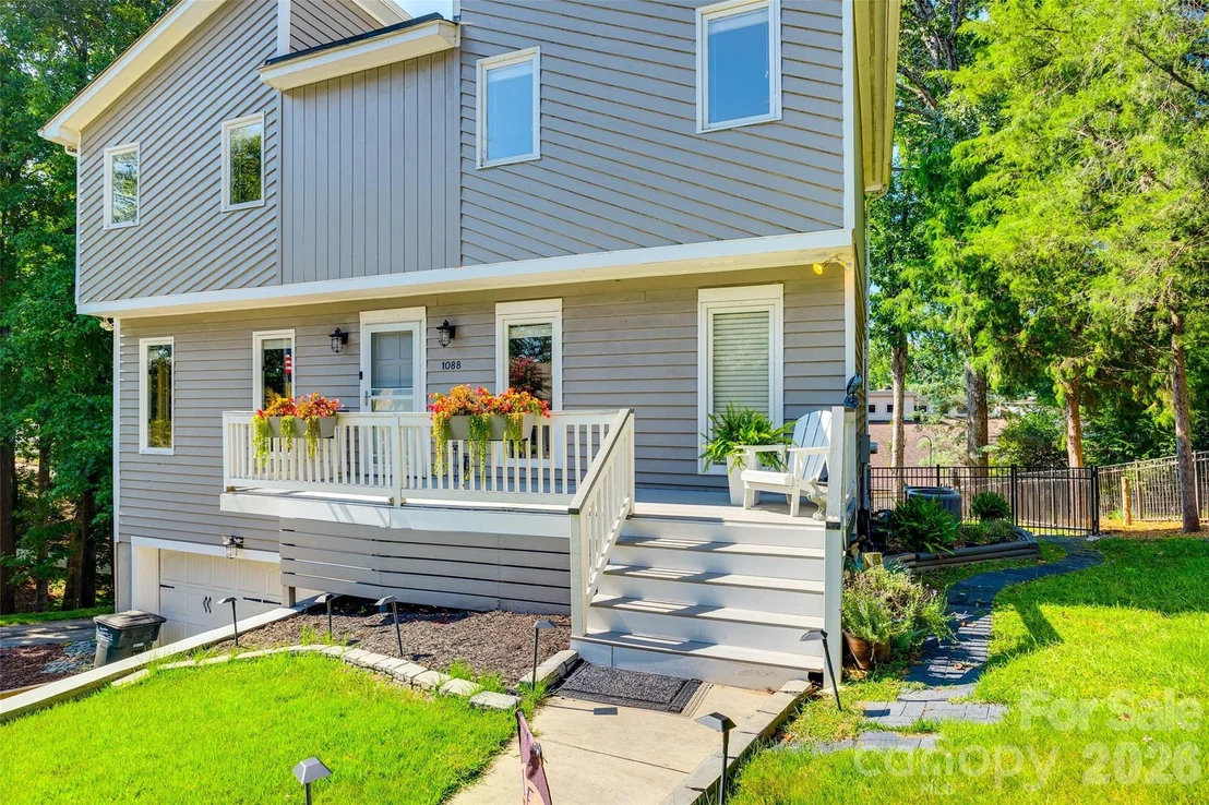 Photo of 1088 Palmyra Drive