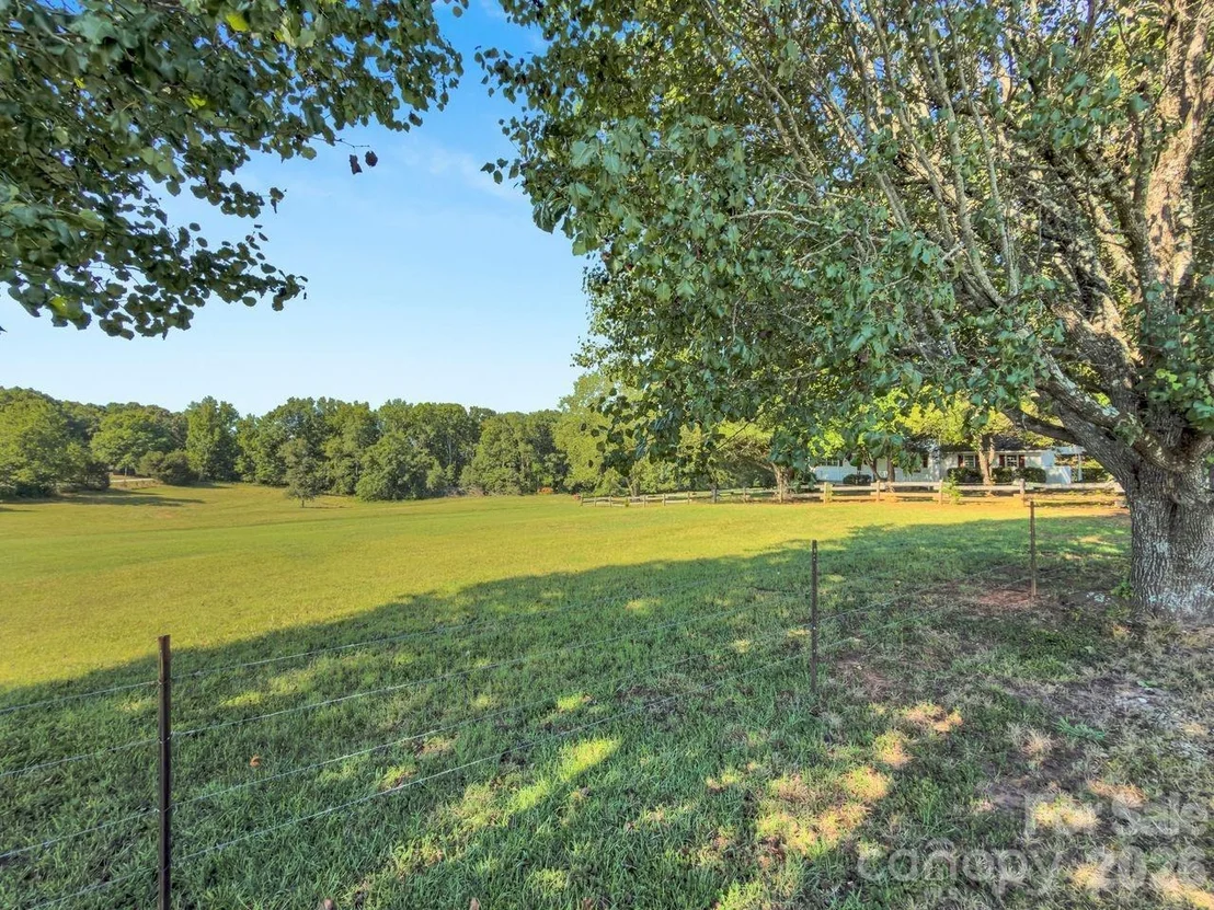 Photo of 244 Chapman Road