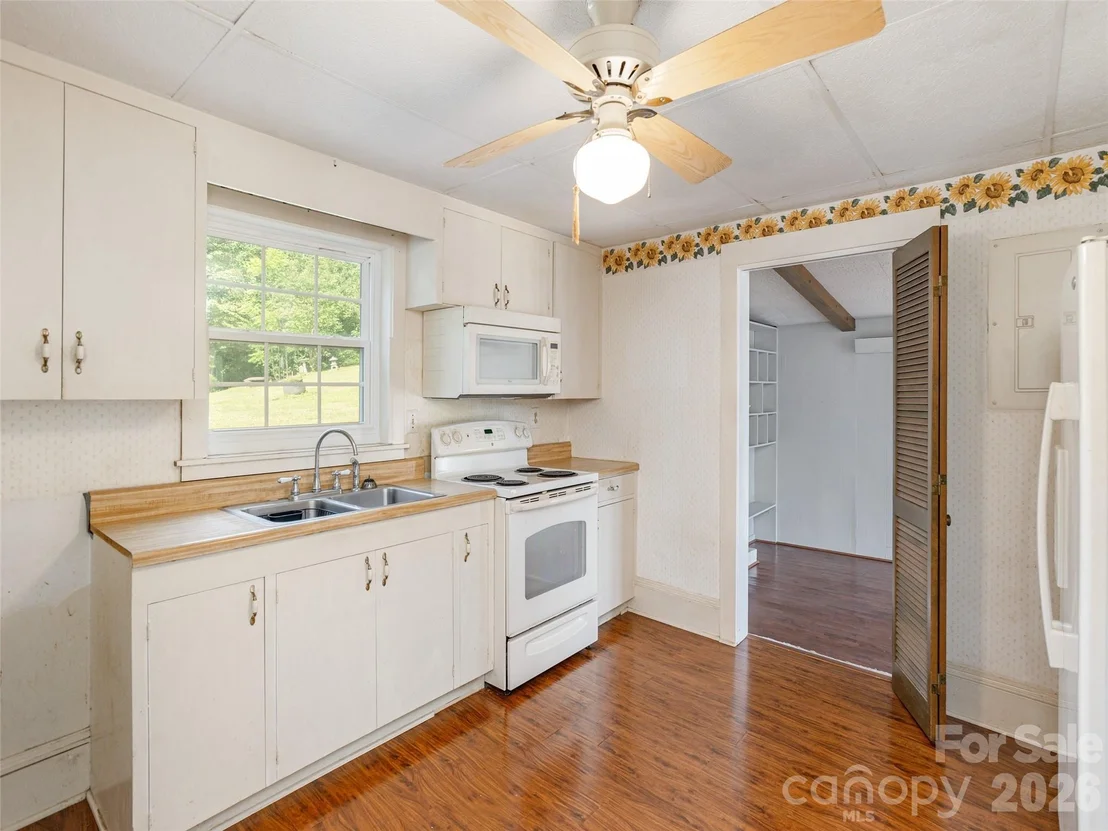 Photo of 34 Lockhart Road