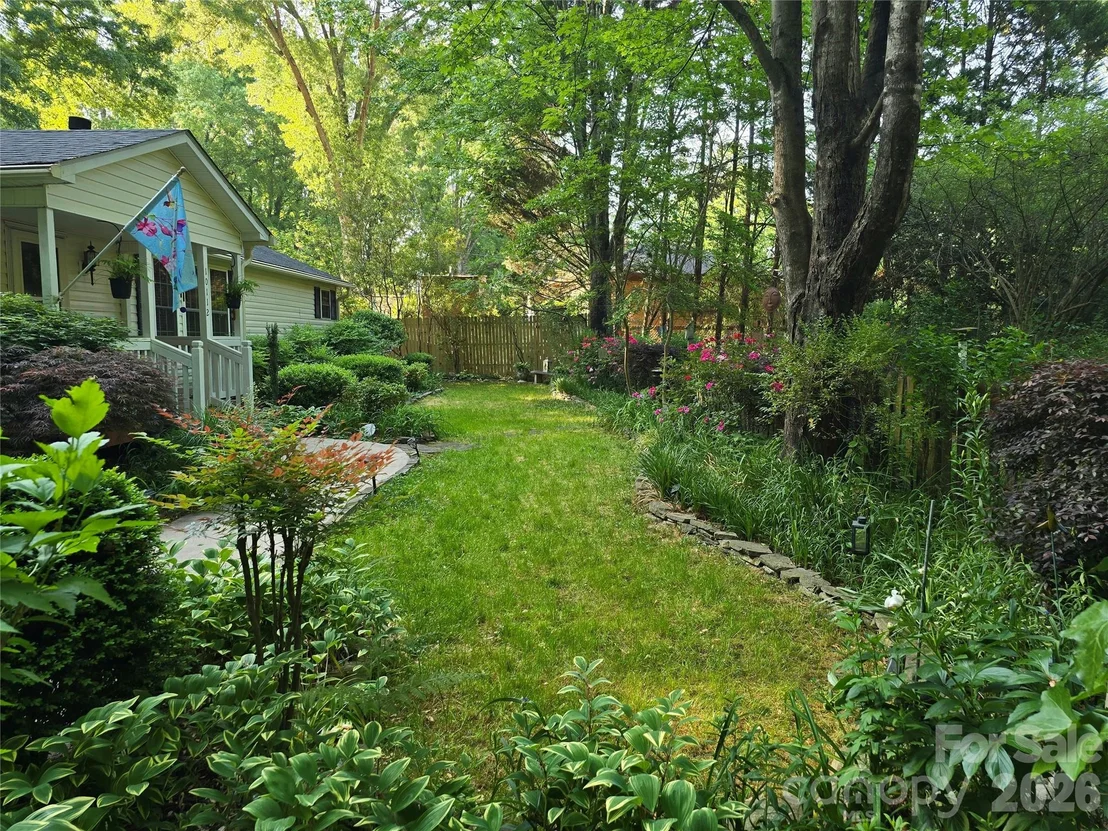 Photo of 10112 Idlewild Road