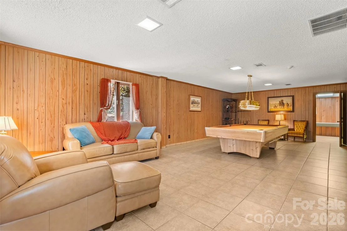 Photo of 600 Fairway Drive