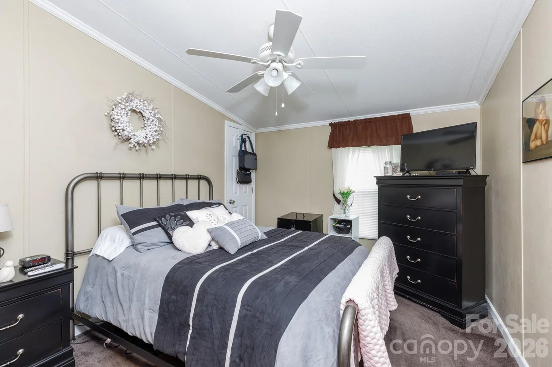 Photo of 652 Sutton Spring Road