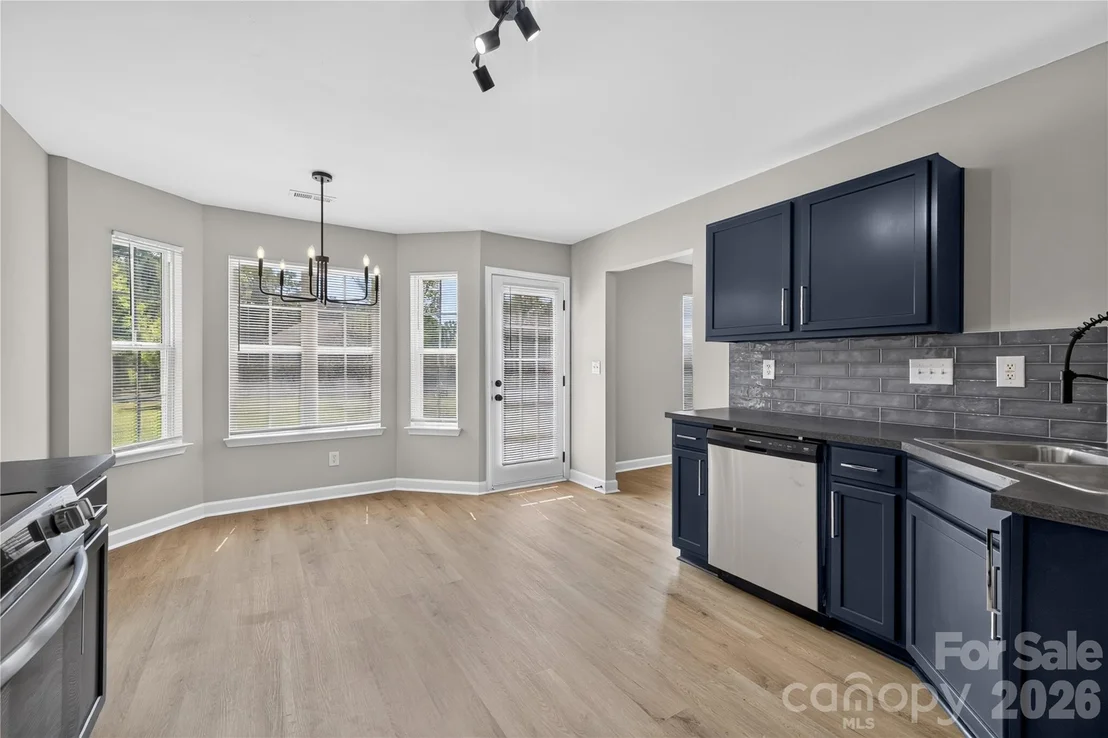 Photo of 634 Longacre Drive