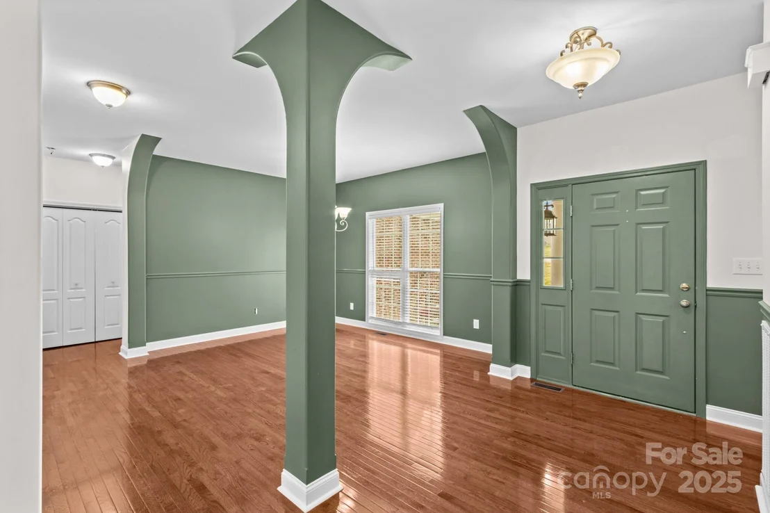 Photo of 415 Autumnlight Drive