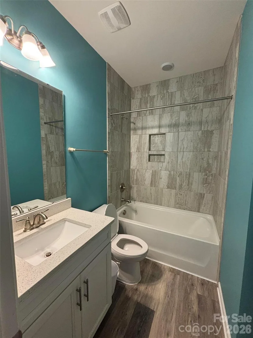 Photo of 5057 Devonshire Road
