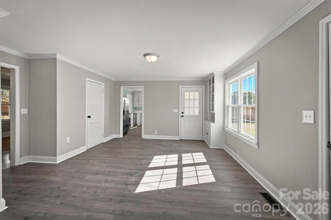 Photo of 2941 Highland Drive