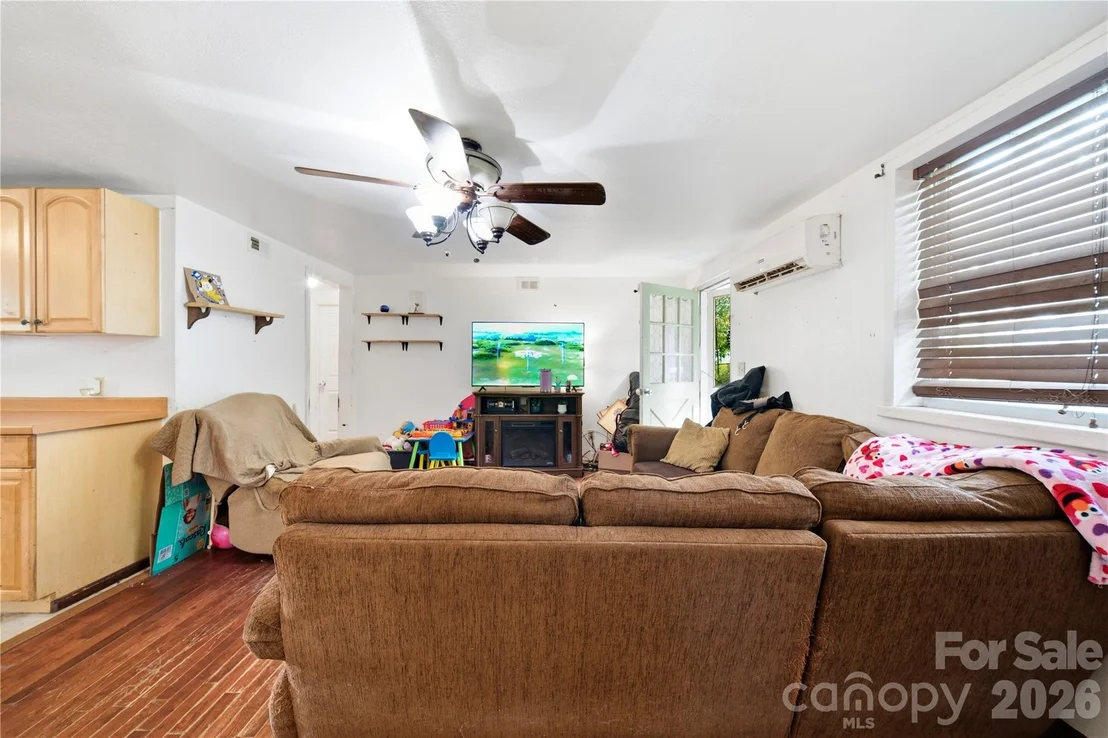 Photo of 307 Beverly Avenue