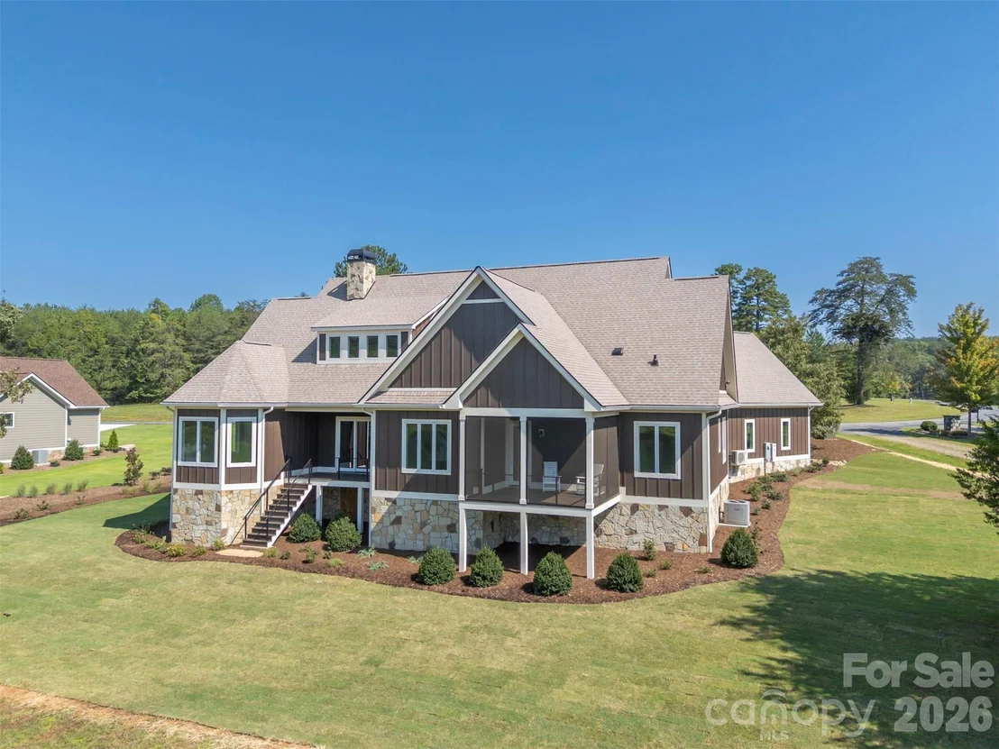 Photo of 978 Mapleton Lane