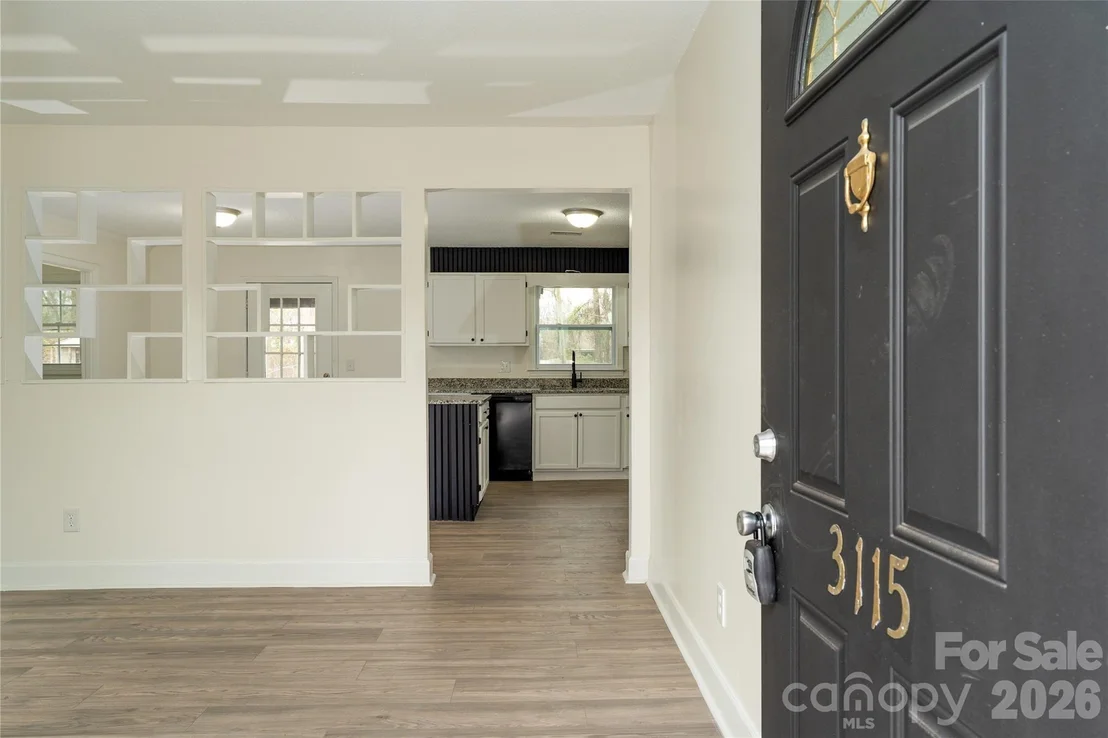 Photo of 3115 Crestview Drive