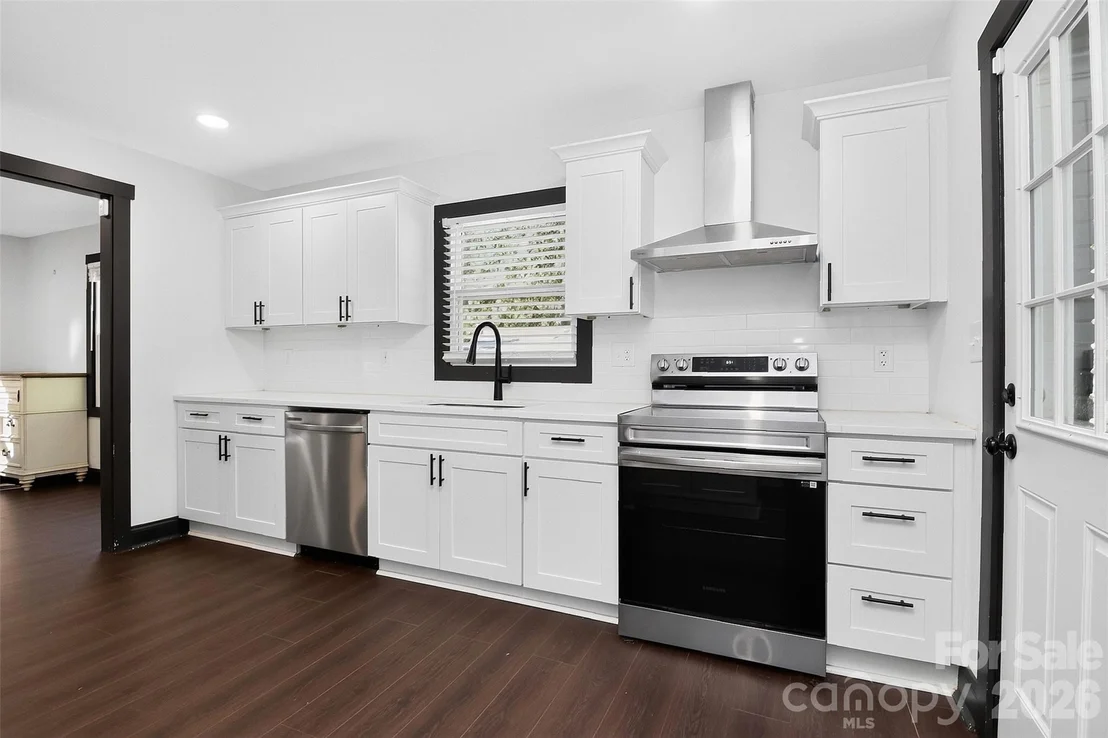 Photo of 2736 Royston Road