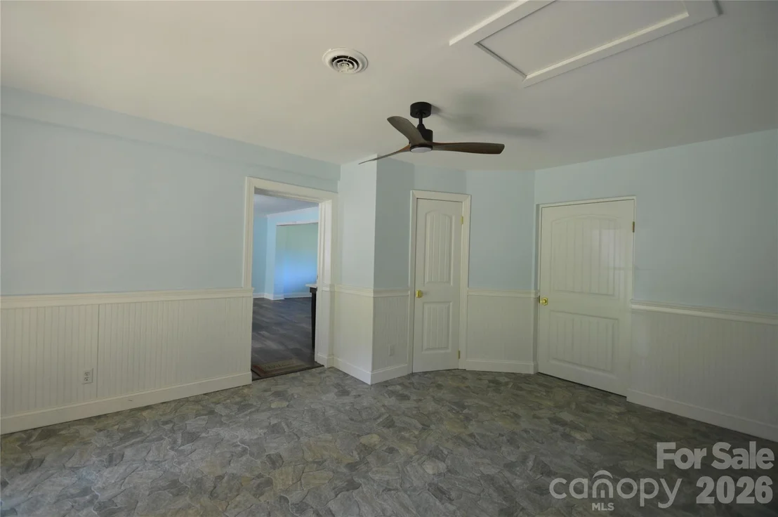 Photo of 1183 Sandy Plains Road