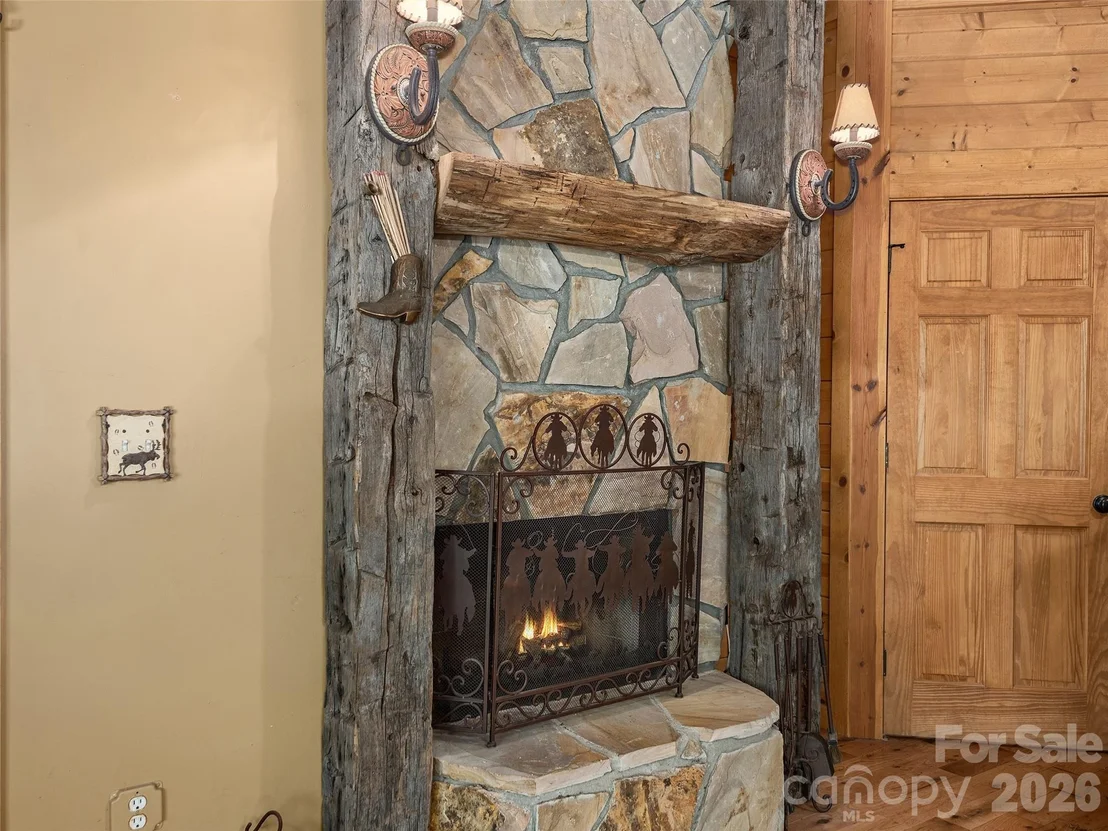 Photo of 413 Green Hills Road