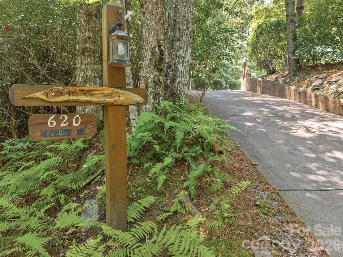 Photo of 620 Thunder Road